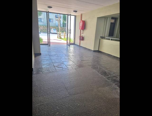 2 BEDROOM APARTMENT FOR SALE IN UMHLANGA RIDGE